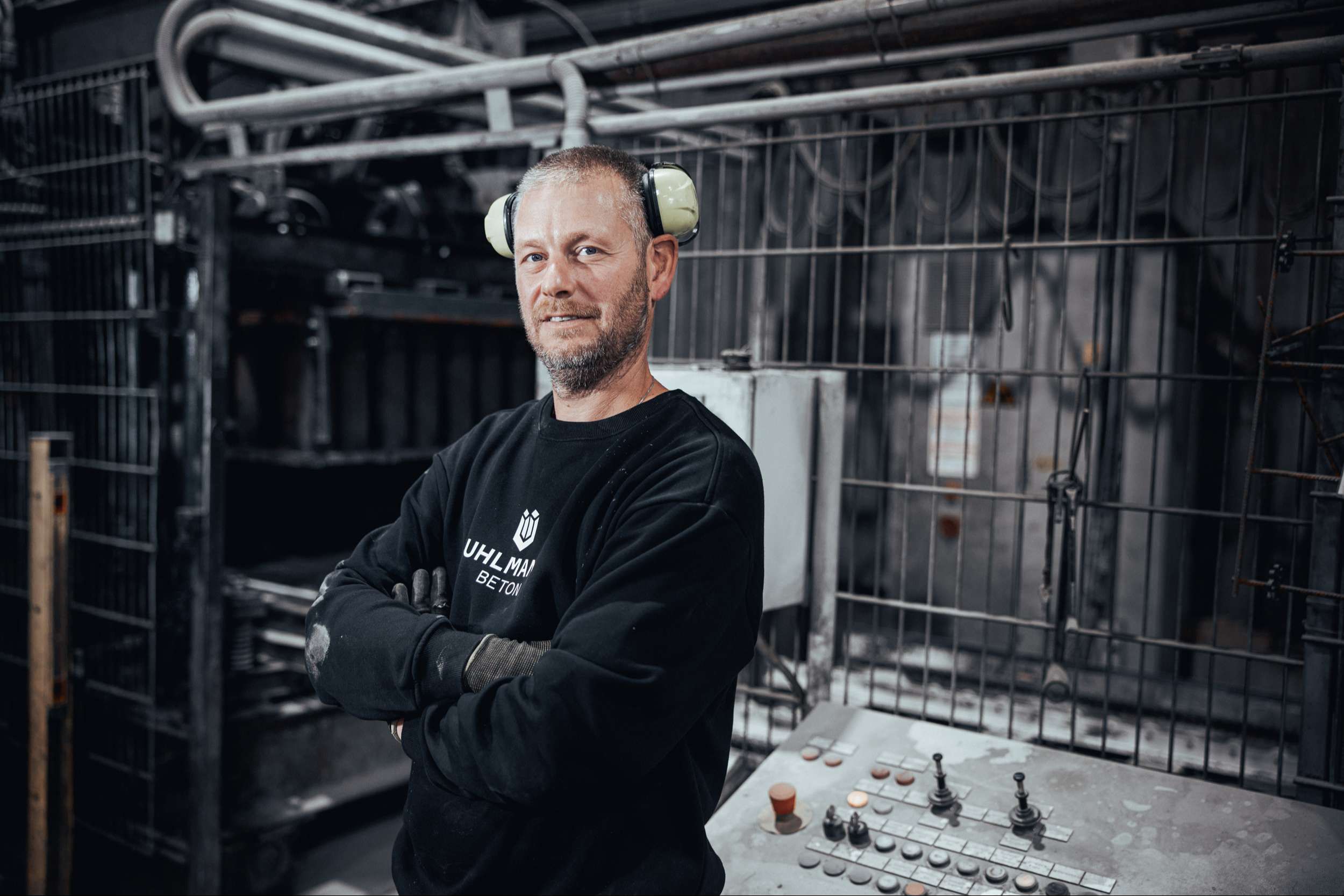 Anlagenbediener Betonsteinfertigung im Werk